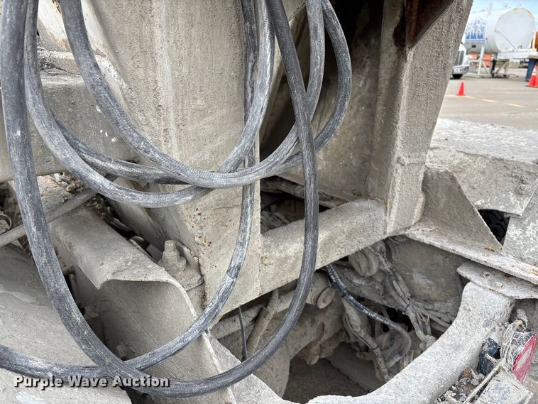 image for item FB3317 2002 Sterling L8500 ready mix truck