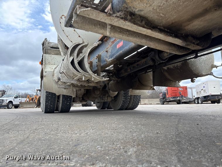 image for item FB3317 2002 Sterling L8500 ready mix truck