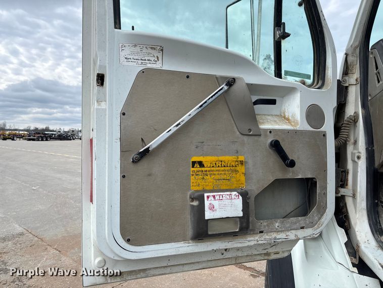 image for item FB3317 2002 Sterling L8500 ready mix truck