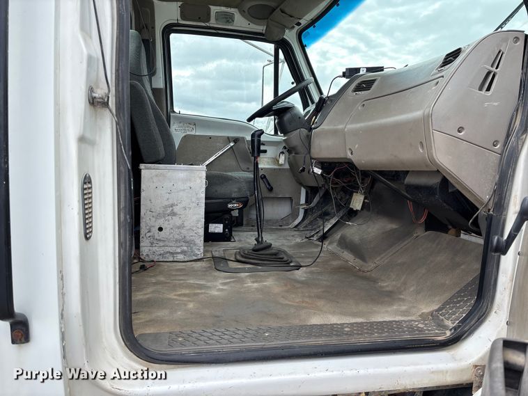 image for item FB3317 2002 Sterling L8500 ready mix truck