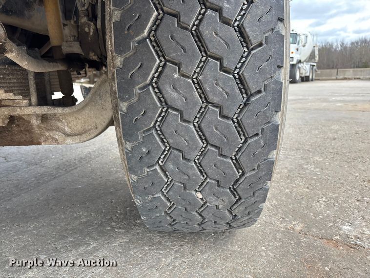 image for item FB3317 2002 Sterling L8500 ready mix truck