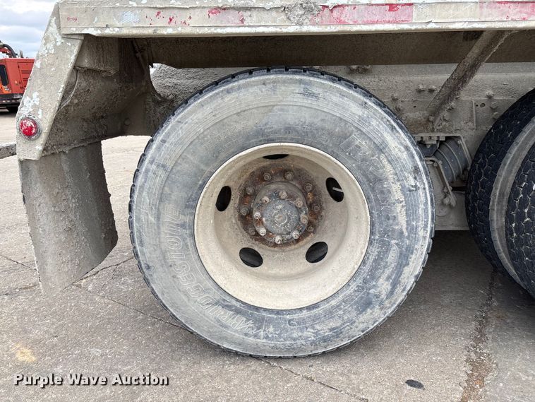 image for item FB3317 2002 Sterling L8500 ready mix truck