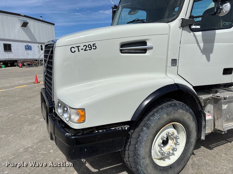 image for item FB3318 2014 Volvo VHD ready mix truck