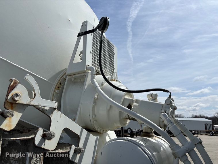 image for item FB3318 2014 Volvo VHD ready mix truck