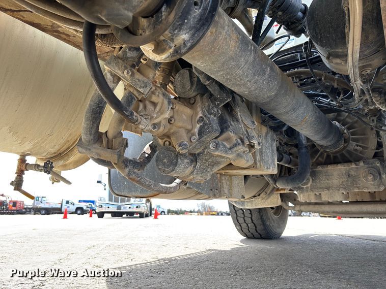 image for item FB3318 2014 Volvo VHD ready mix truck