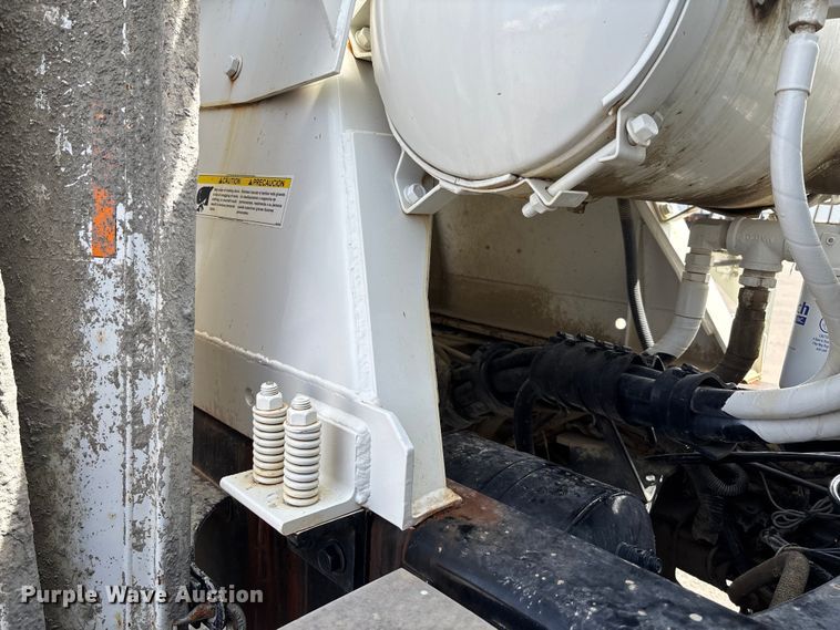 image for item FB3318 2014 Volvo VHD ready mix truck