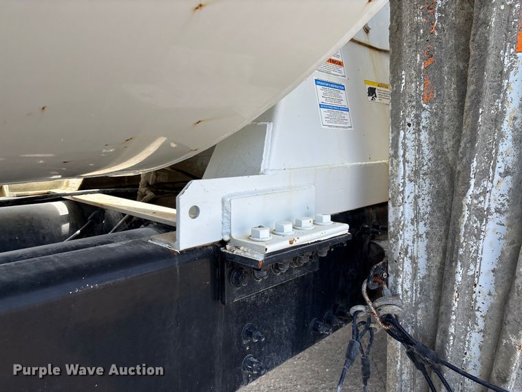 image for item FB3318 2014 Volvo VHD ready mix truck