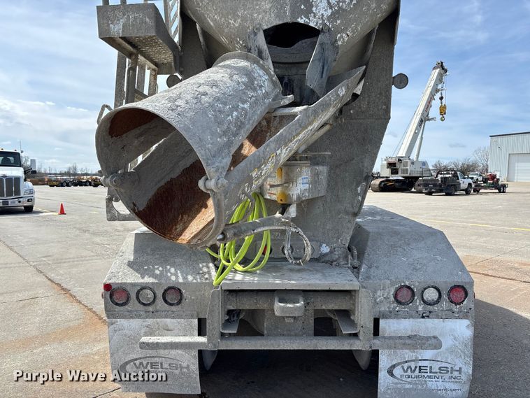 image for item FB3318 2014 Volvo VHD ready mix truck