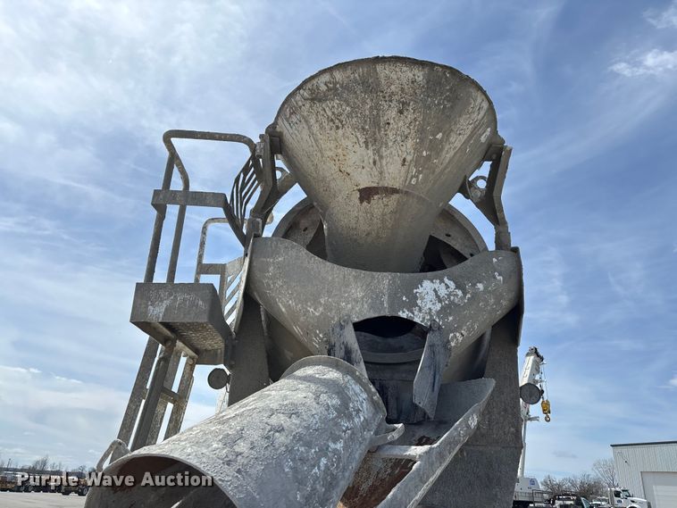 image for item FB3318 2014 Volvo VHD ready mix truck