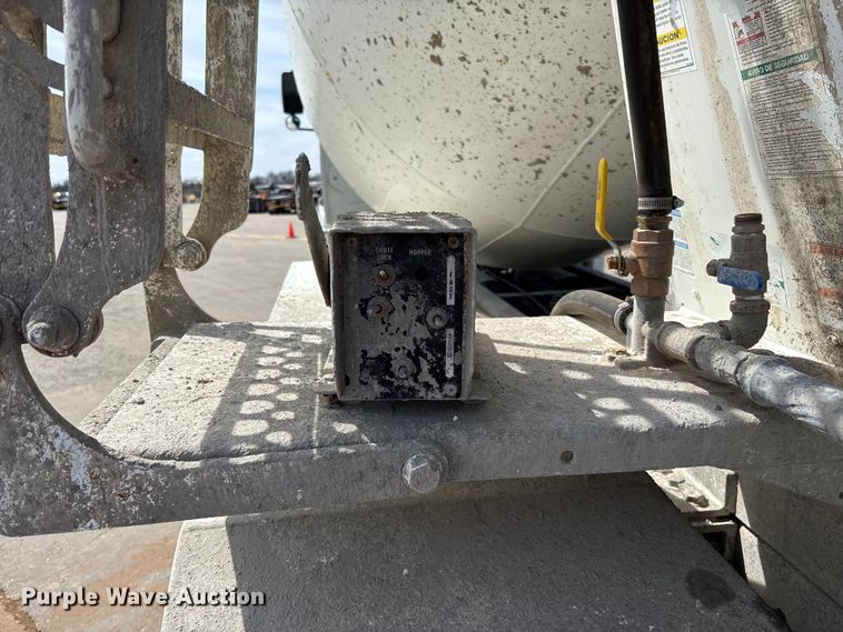 image for item FB3318 2014 Volvo VHD ready mix truck