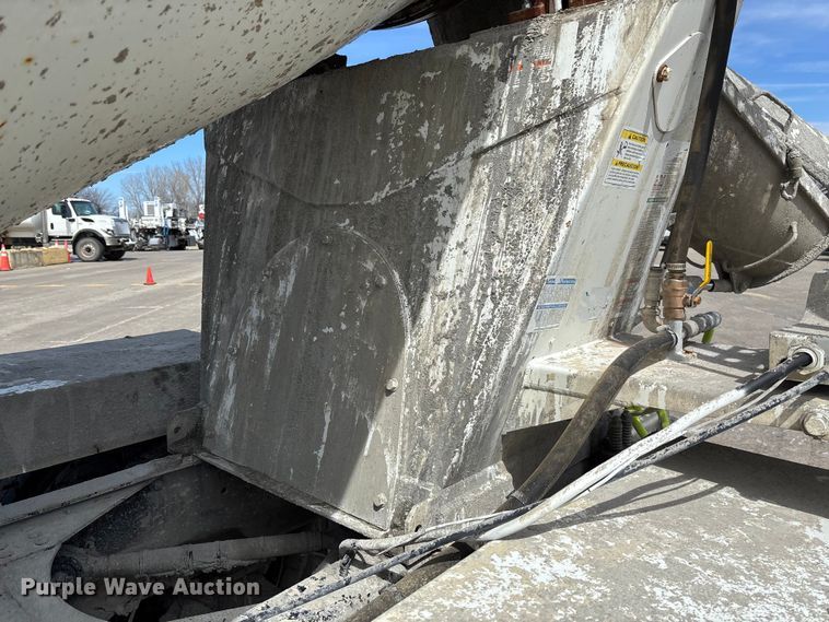 image for item FB3318 2014 Volvo VHD ready mix truck