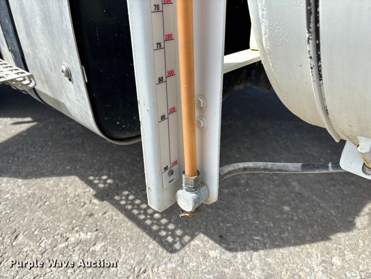 image for item FB3318 2014 Volvo VHD ready mix truck
