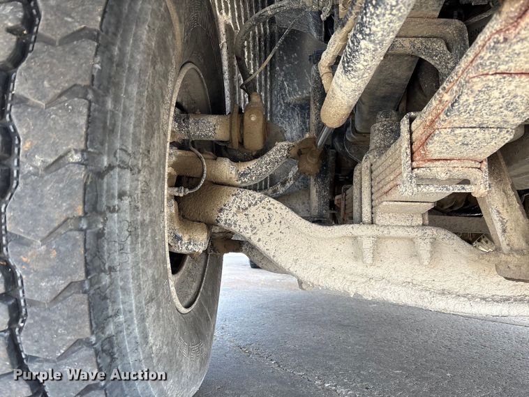 image for item FB3318 2014 Volvo VHD ready mix truck