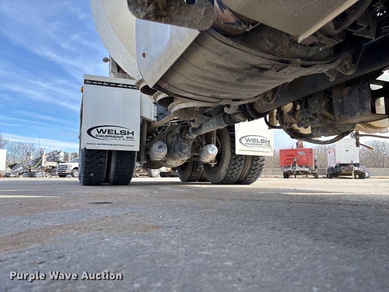 image for item FB3318 2014 Volvo VHD ready mix truck