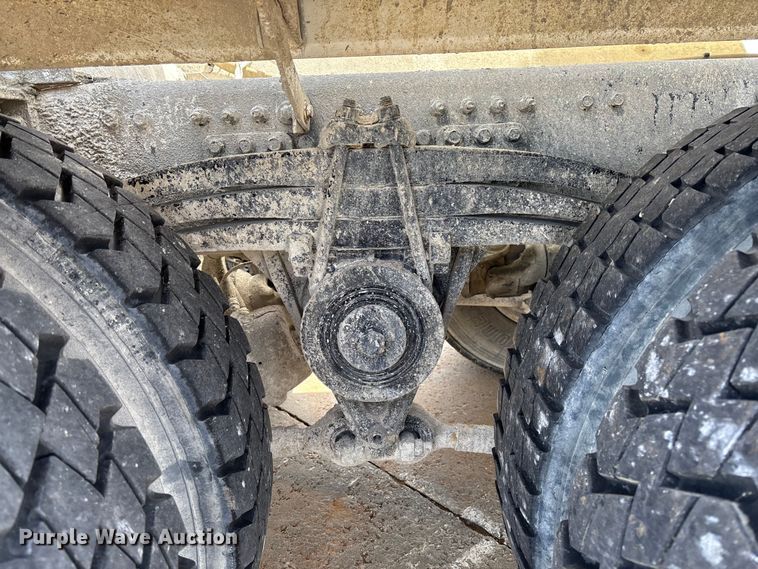 image for item FB3318 2014 Volvo VHD ready mix truck
