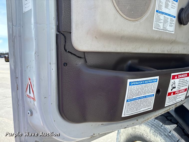 image for item FB3318 2014 Volvo VHD ready mix truck