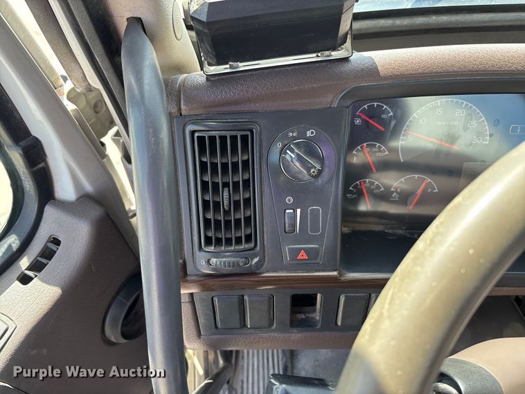 image for item FB3318 2014 Volvo VHD ready mix truck