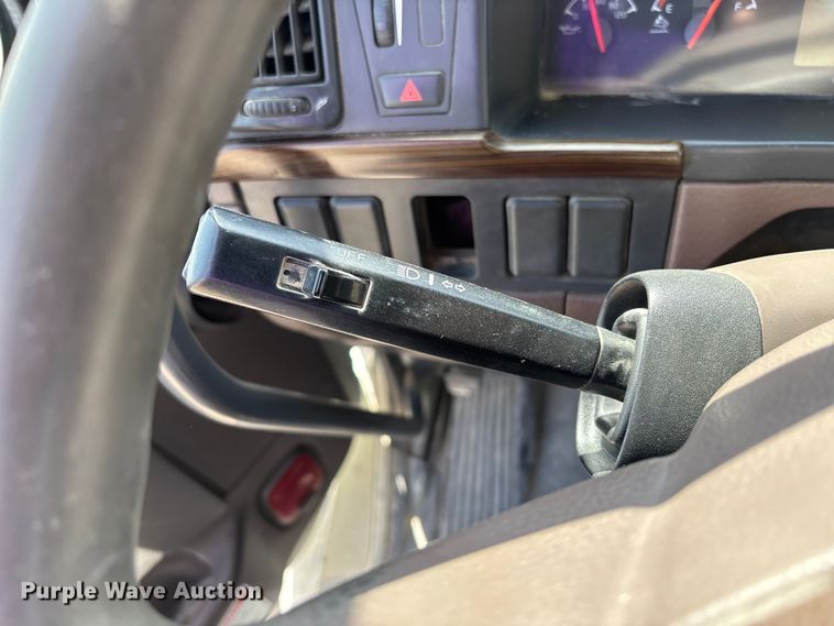image for item FB3318 2014 Volvo VHD ready mix truck