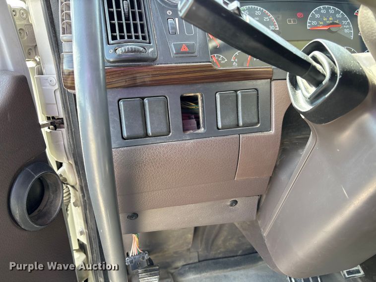 image for item FB3318 2014 Volvo VHD ready mix truck