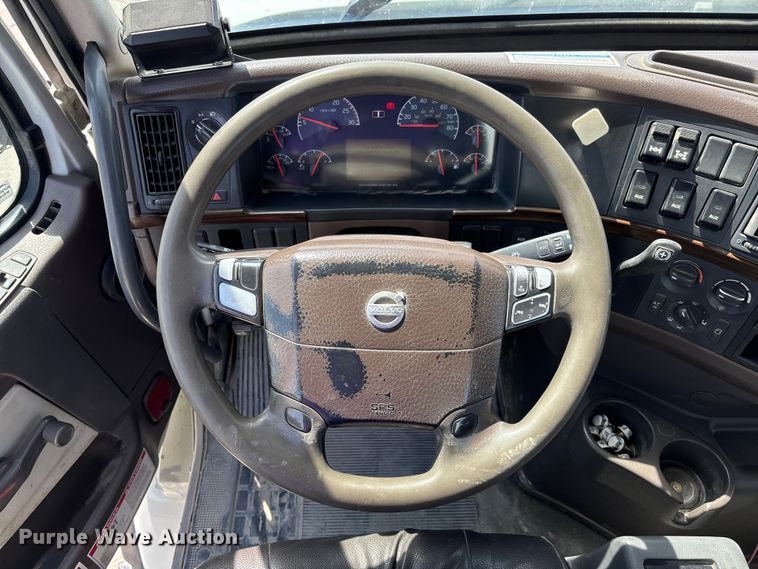 image for item FB3318 2014 Volvo VHD ready mix truck
