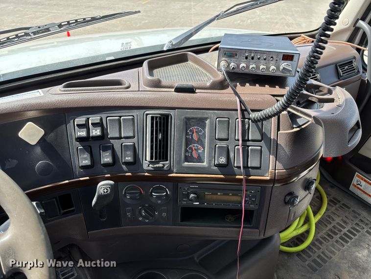 image for item FB3318 2014 Volvo VHD ready mix truck