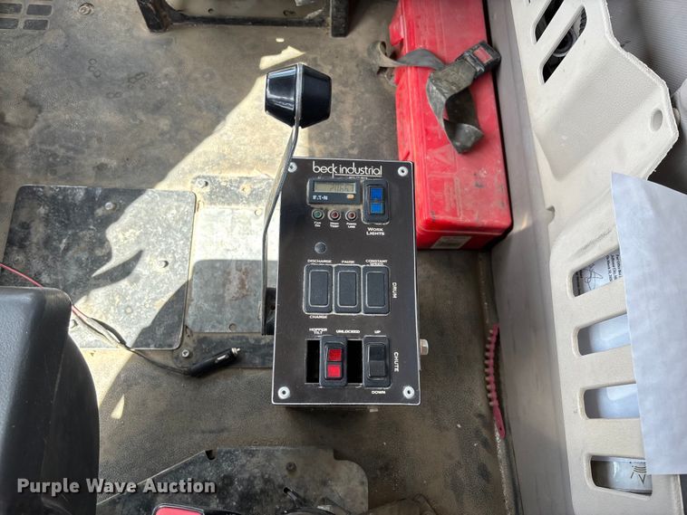 image for item FB3318 2014 Volvo VHD ready mix truck