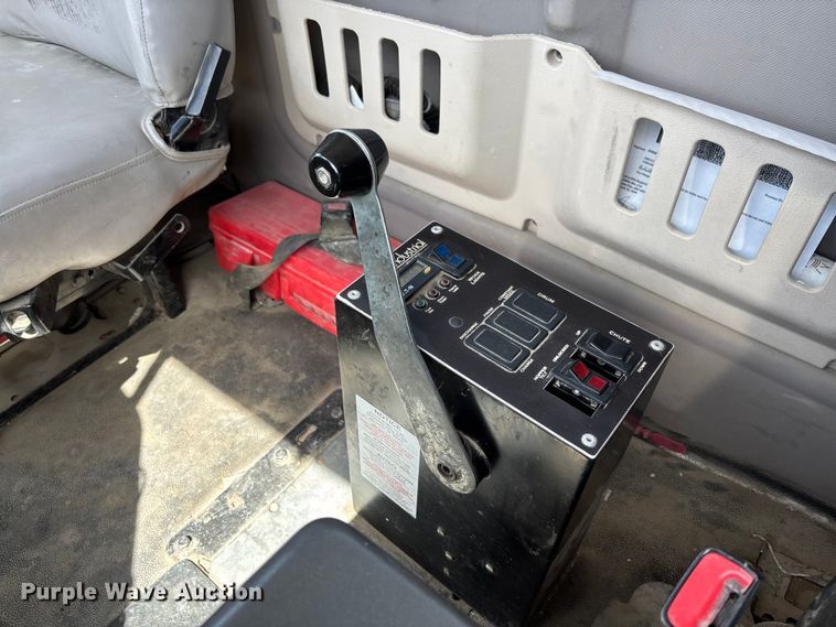 image for item FB3318 2014 Volvo VHD ready mix truck