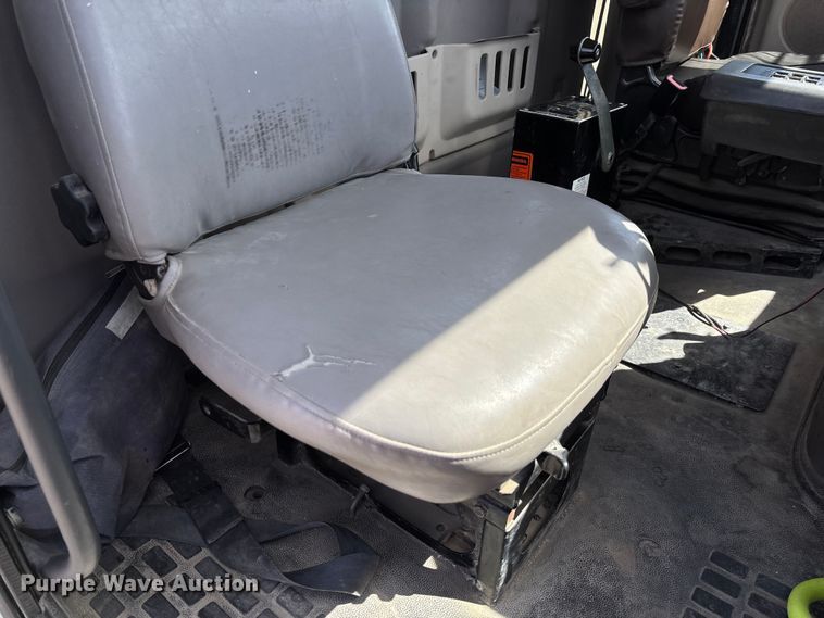 image for item FB3318 2014 Volvo VHD ready mix truck