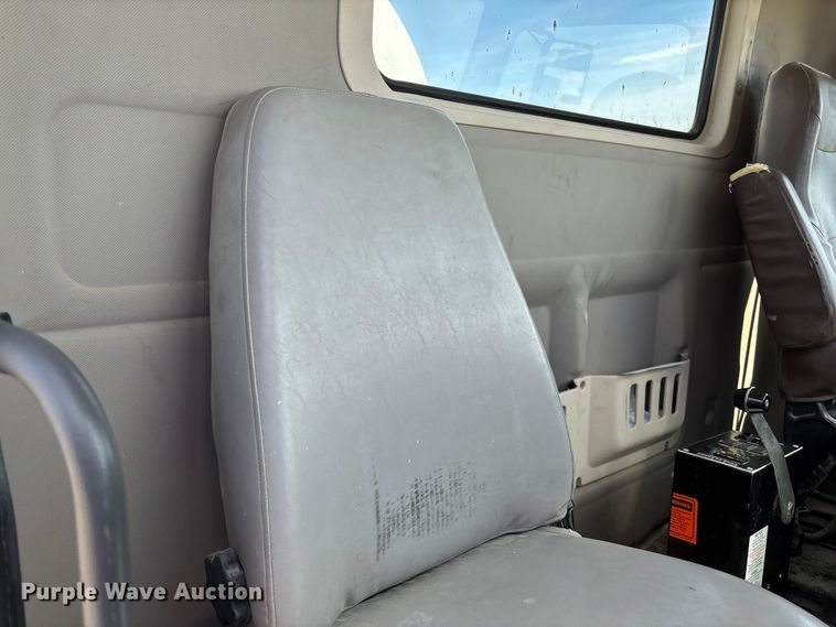 image for item FB3318 2014 Volvo VHD ready mix truck
