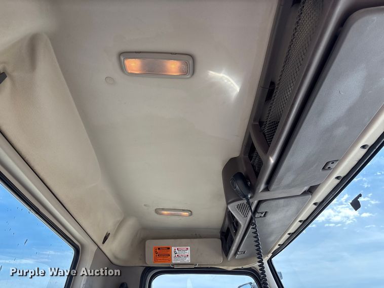 image for item FB3318 2014 Volvo VHD ready mix truck