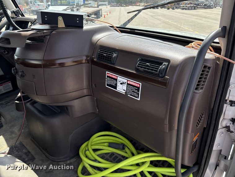 image for item FB3318 2014 Volvo VHD ready mix truck