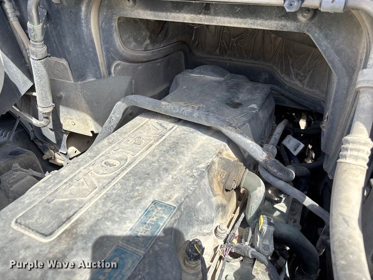 image for item FB3318 2014 Volvo VHD ready mix truck