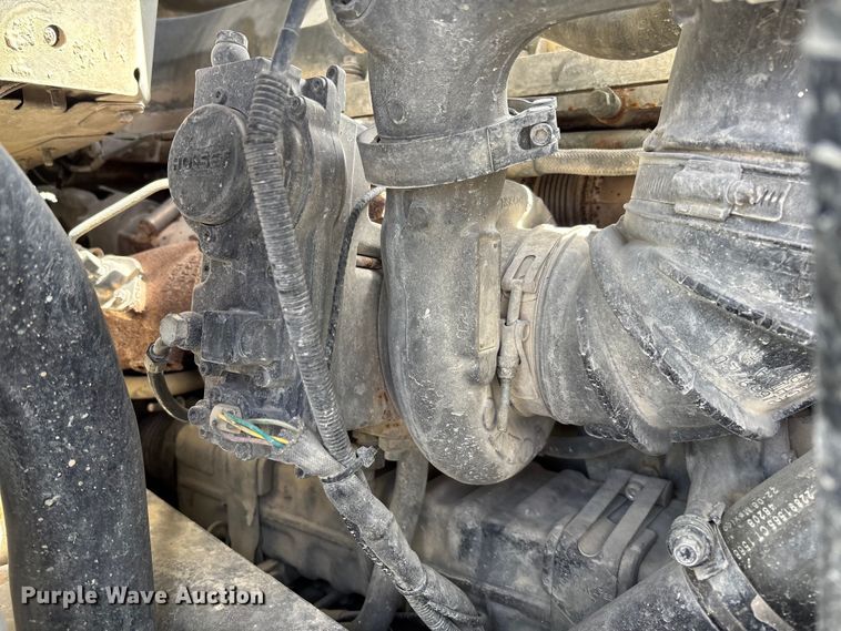 image for item FB3318 2014 Volvo VHD ready mix truck