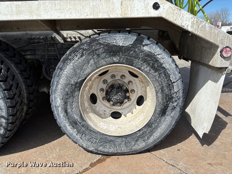 image for item FB3318 2014 Volvo VHD ready mix truck