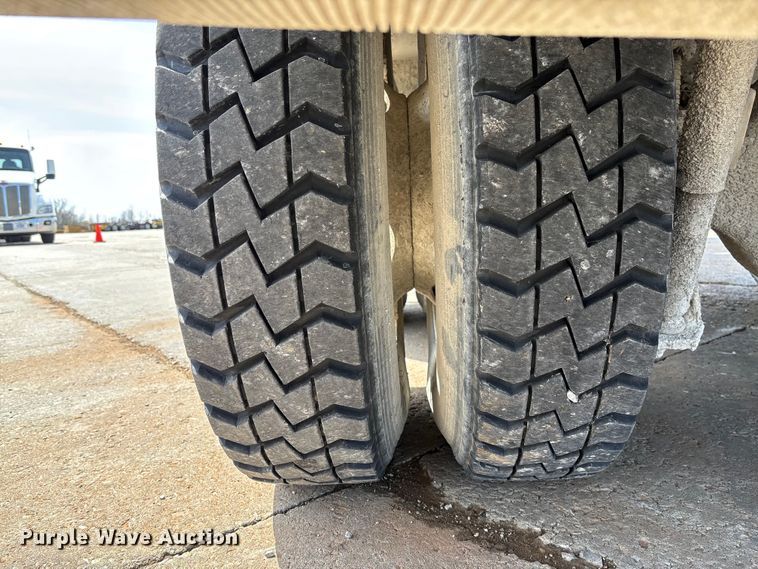 image for item FB3318 2014 Volvo VHD ready mix truck