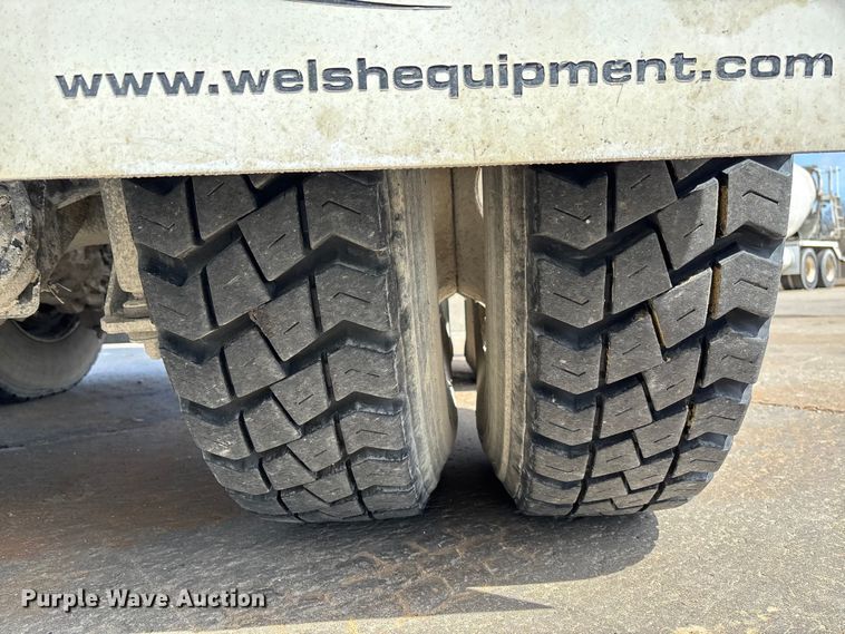 image for item FB3318 2014 Volvo VHD ready mix truck