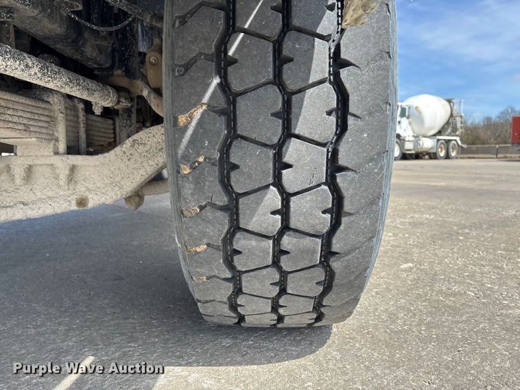 image for item FB3318 2014 Volvo VHD ready mix truck