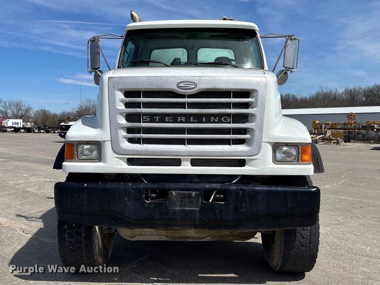 image for item FB3319 2007 Sterling L9500 ready mix truck