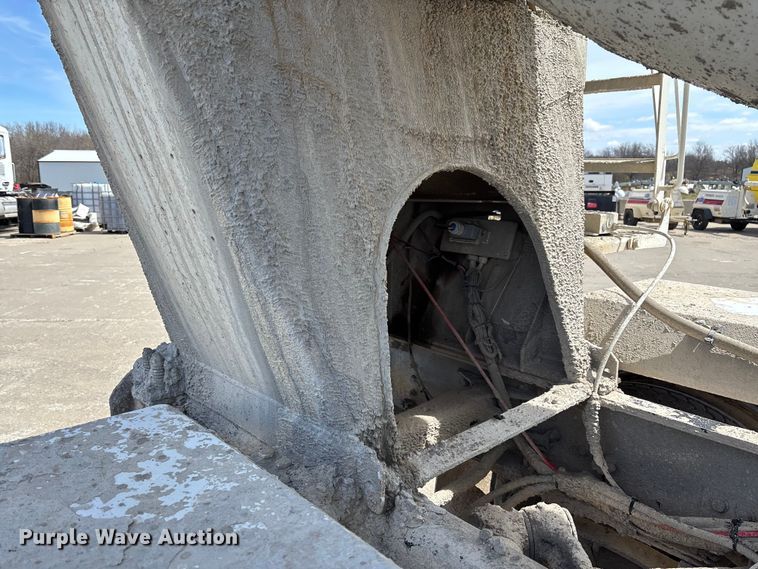 image for item FB3319 2007 Sterling L9500 ready mix truck