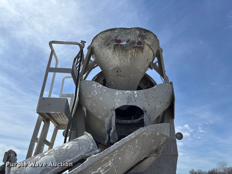 image for item FB3319 2007 Sterling L9500 ready mix truck