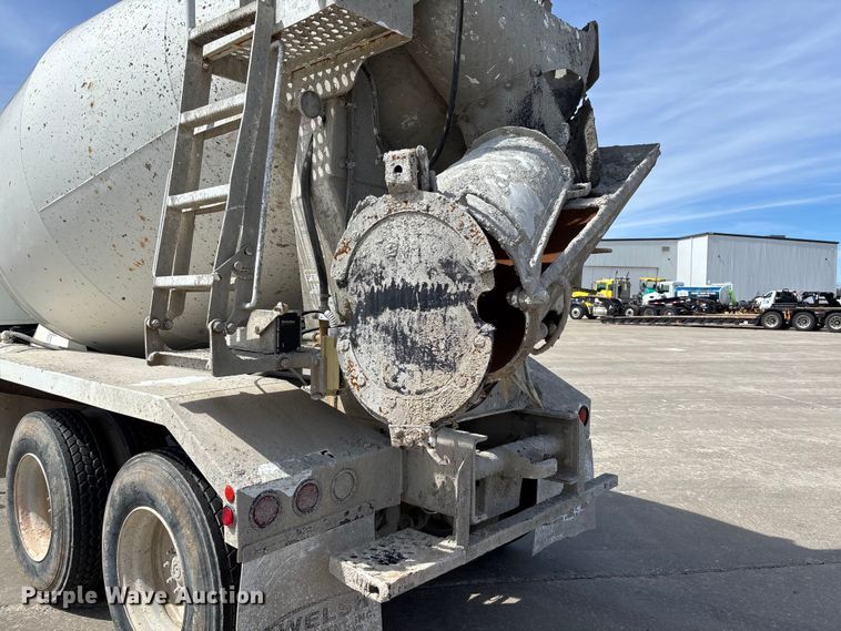 image for item FB3319 2007 Sterling L9500 ready mix truck