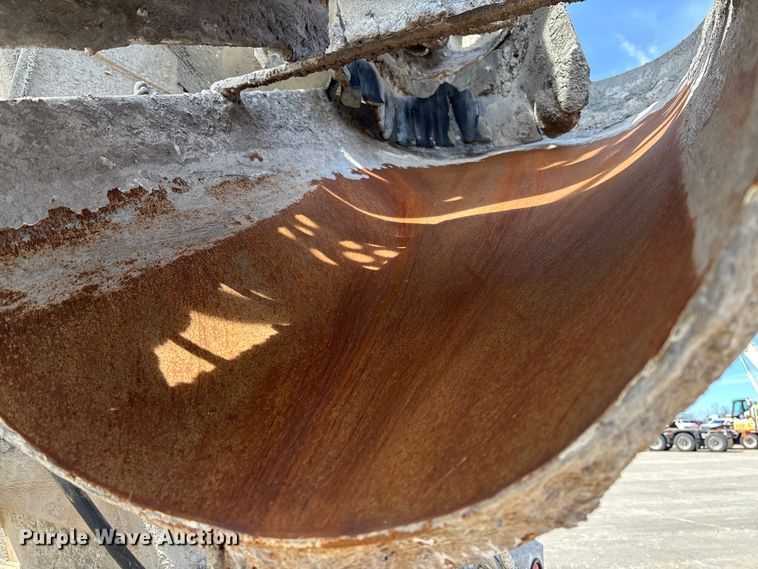 image for item FB3319 2007 Sterling L9500 ready mix truck