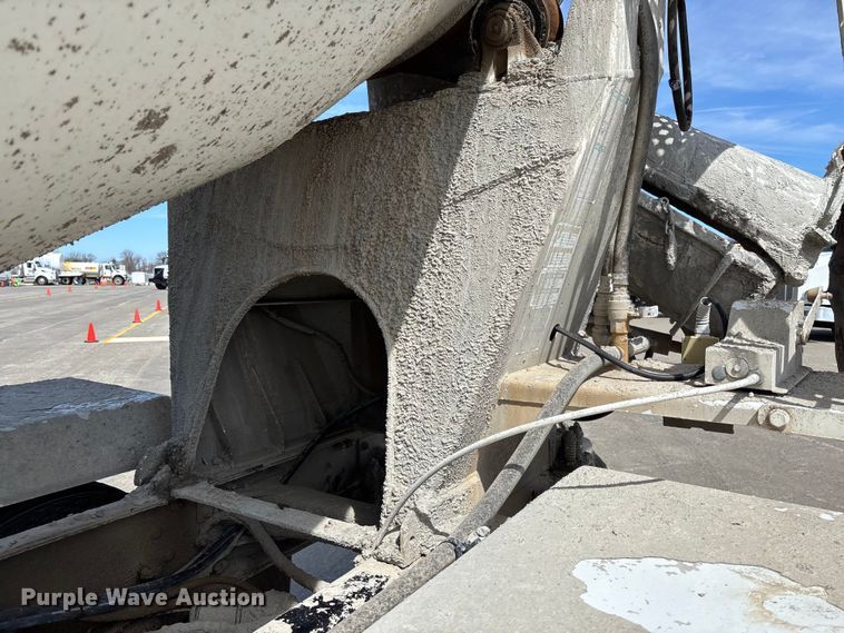 image for item FB3319 2007 Sterling L9500 ready mix truck