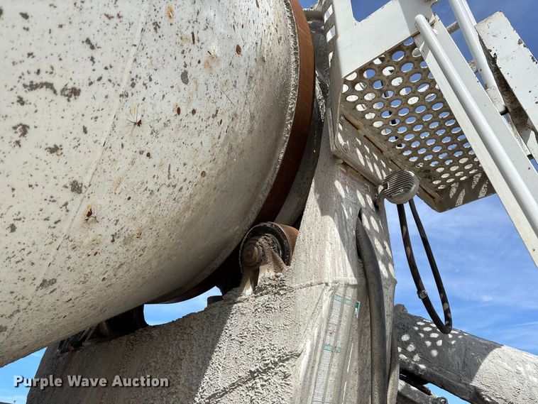 image for item FB3319 2007 Sterling L9500 ready mix truck