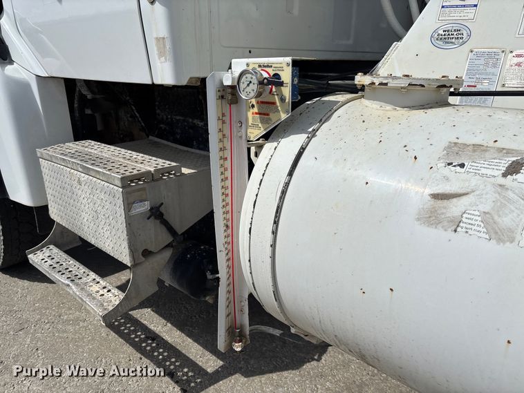 image for item FB3319 2007 Sterling L9500 ready mix truck