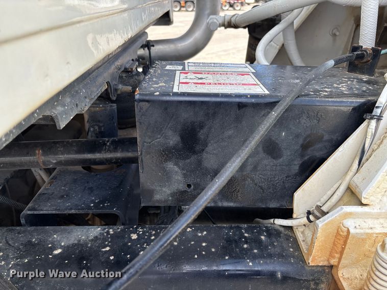 image for item FB3319 2007 Sterling L9500 ready mix truck