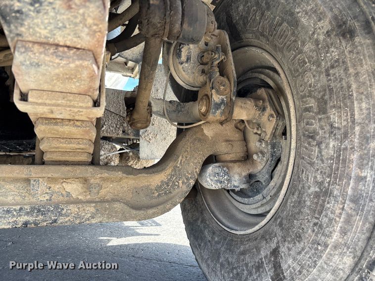 image for item FB3319 2007 Sterling L9500 ready mix truck