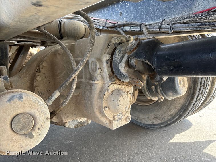 image for item FB3319 2007 Sterling L9500 ready mix truck