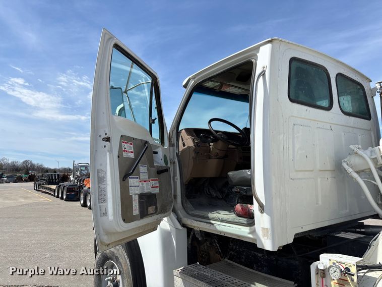 image for item FB3319 2007 Sterling L9500 ready mix truck