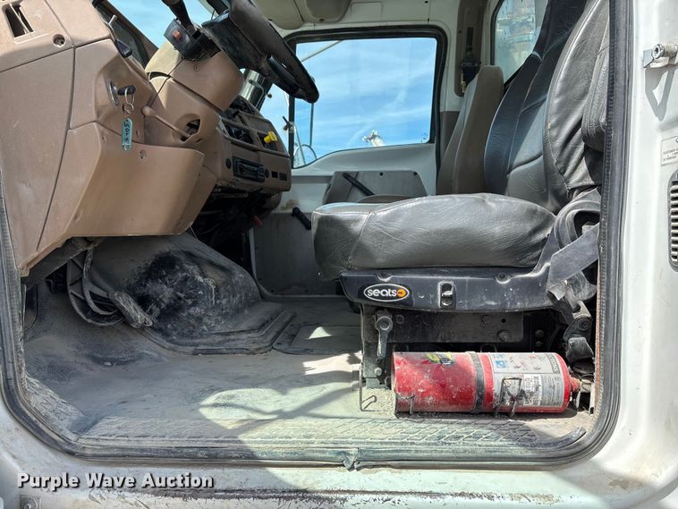 image for item FB3319 2007 Sterling L9500 ready mix truck